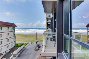 Sand & Sea: The Holladay (418)